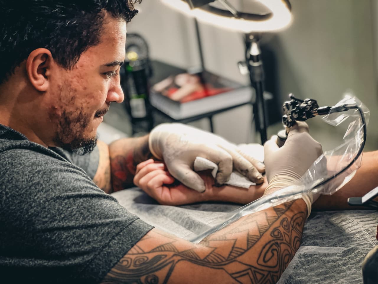 Sessão real no estúdio J.W Tattoo